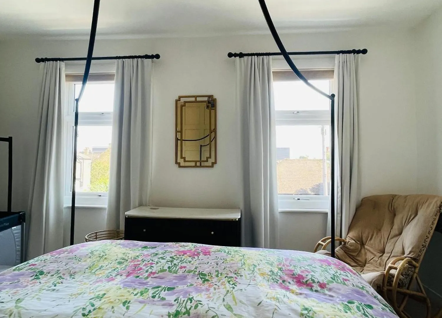 Modern 3 Bed House In Isleworth, London Villa Holiday home Isleworth