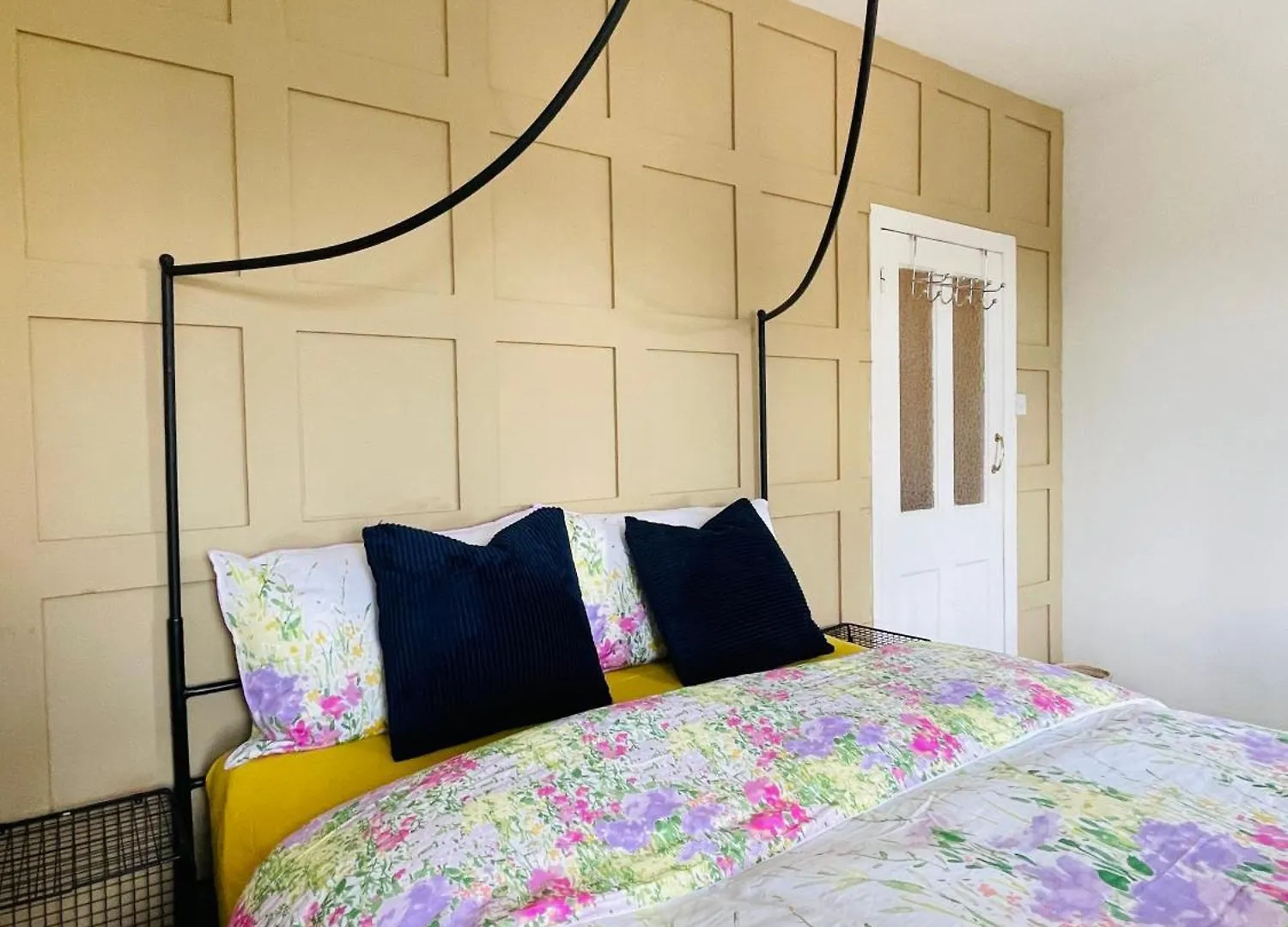 Modern 3 Bed House In Isleworth, London Villa 0*, Isleworth