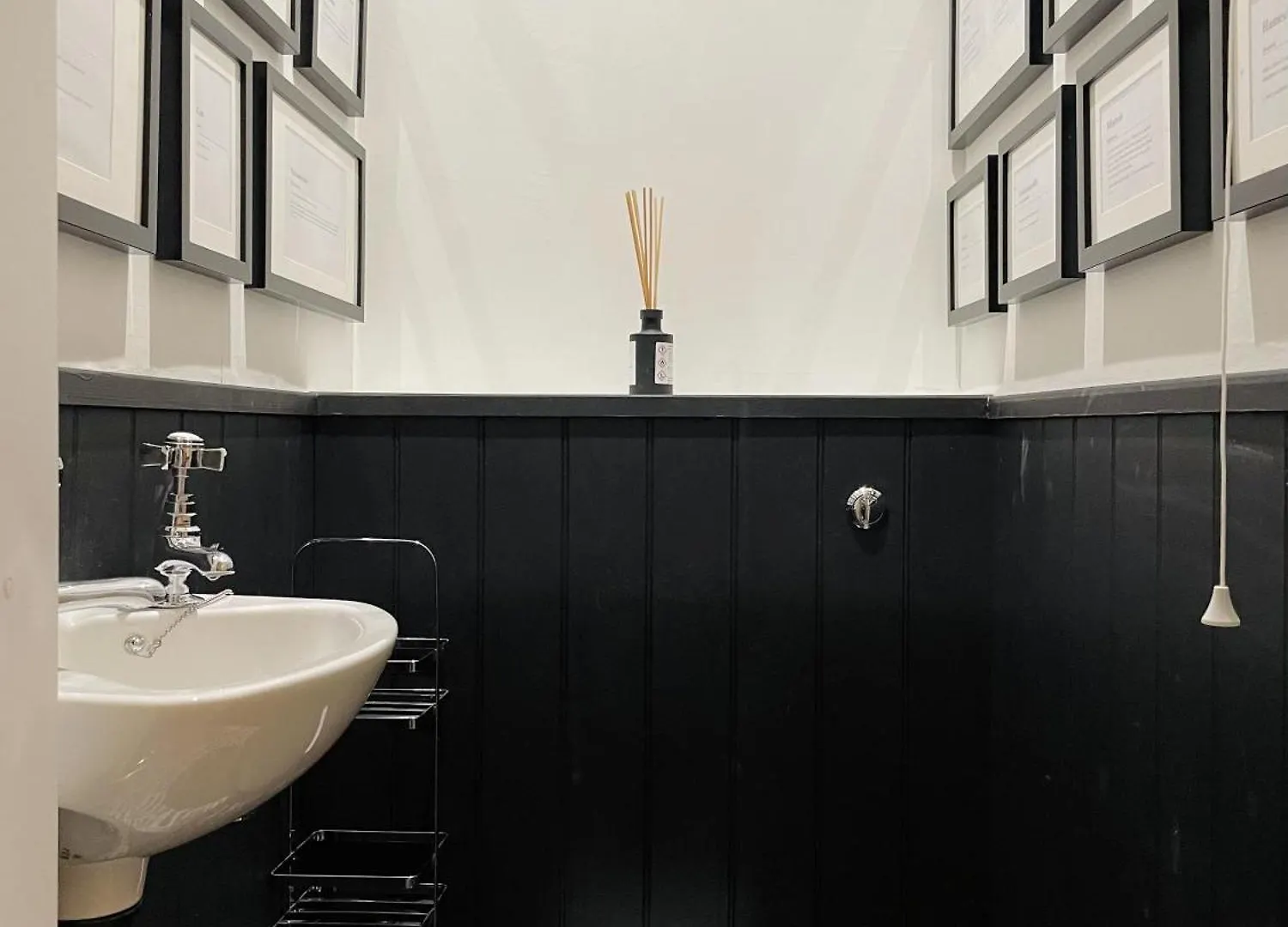 Modern 3 Bed House In Isleworth, London Villa 0*, Isleworth