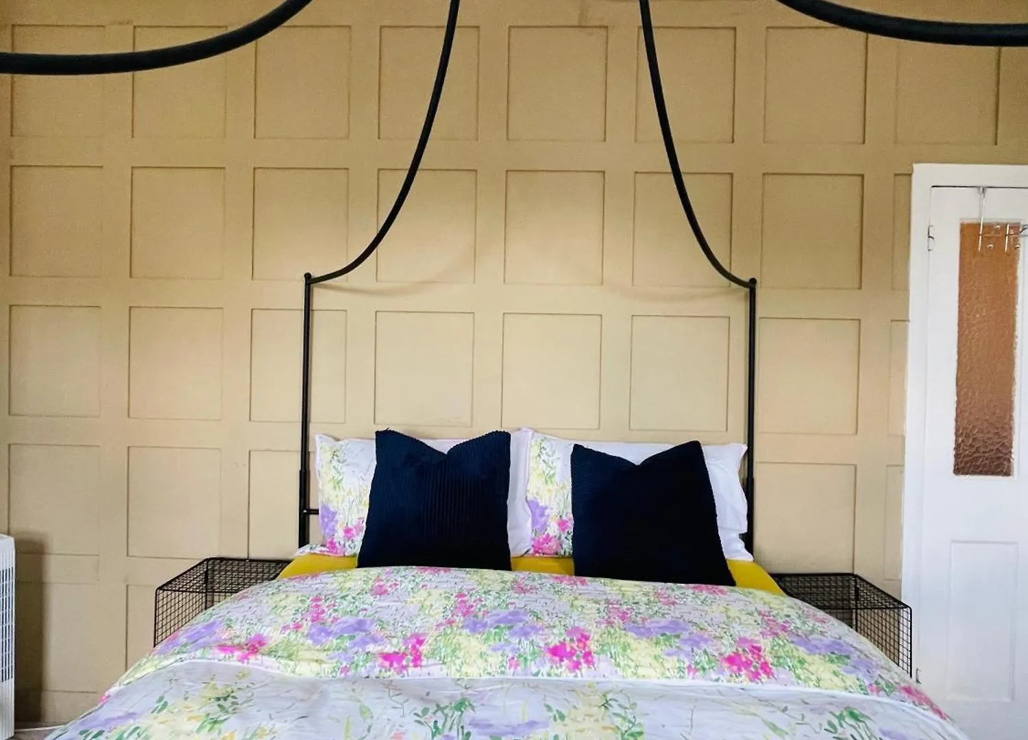 Holiday home Modern 3 Bed House In Isleworth, London Villa United Kingdom